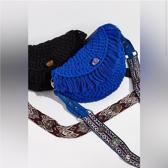 Free People Macrame Moon Crossbody Bag NEW - Picture 2 of 9